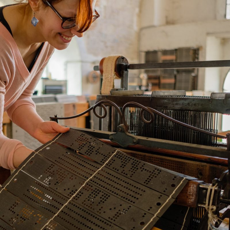 Corsi di tessitura - Museo Atelier Giuditta Brozzetti - Perugia, Umbria