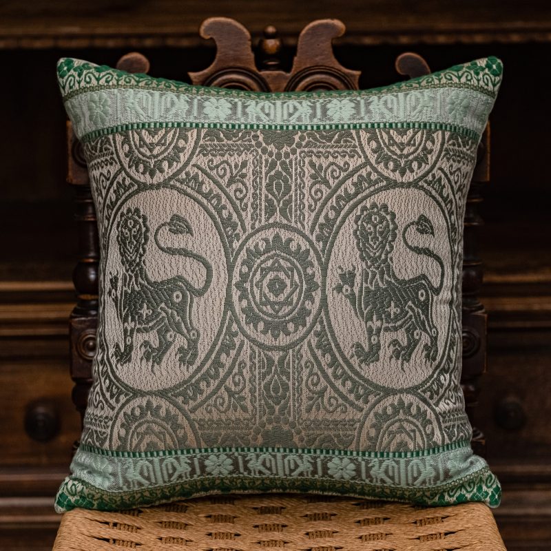 Cashmere and silk cushion “Medallion Lion”